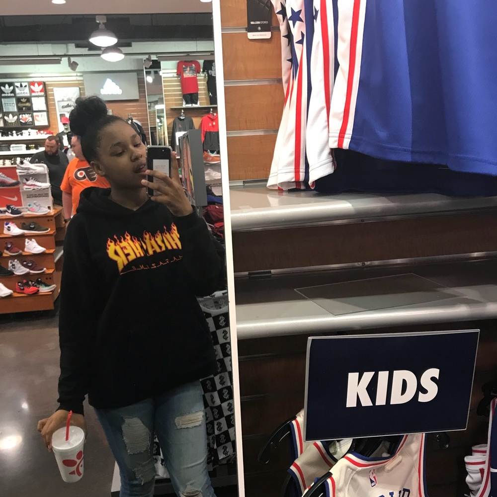 Meet your Posher, Nia